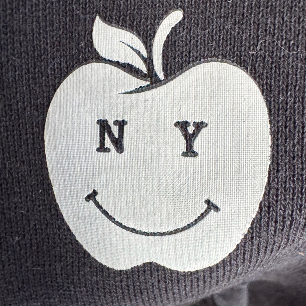 New York or Nowhere - Cozy Black Zip-Up Hoodie for Kids - Picture 8 of 8